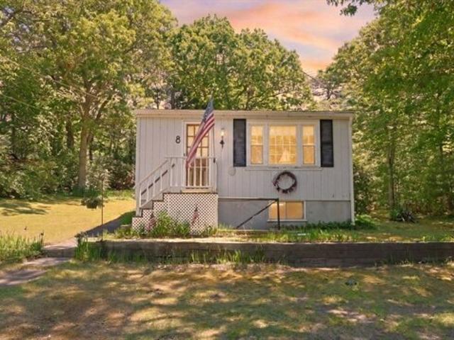 House for sale in Manomet, Massachusetts