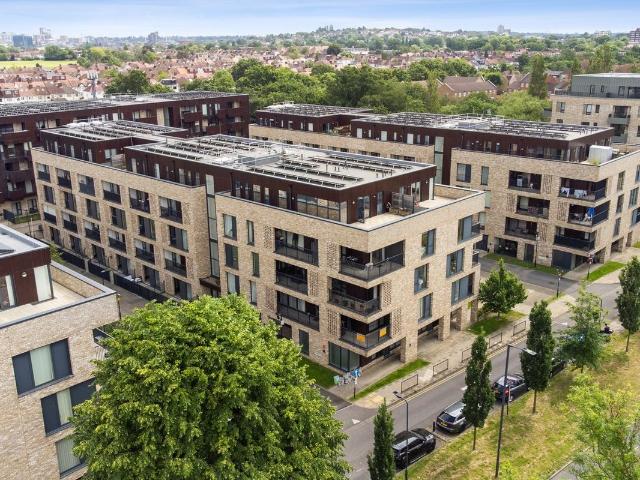 Apartment for rent in Kingsbury, Greater London