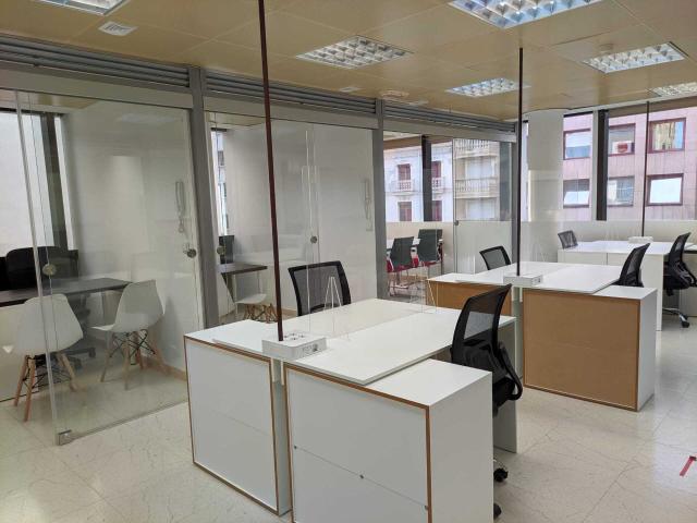 Oficina en alquiler en Casco Antiguo - Santa Cruz - Ayuntamiento, l'Alacantí