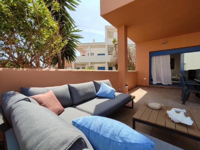 Apartamento en alquiler en Castillo de la Duquesa, Costa del Sol Occidental