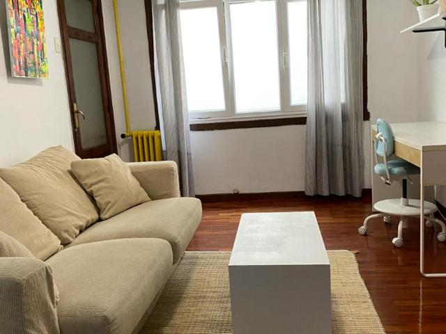 Habitación en alquiler en Santa Lucía, A Coruña