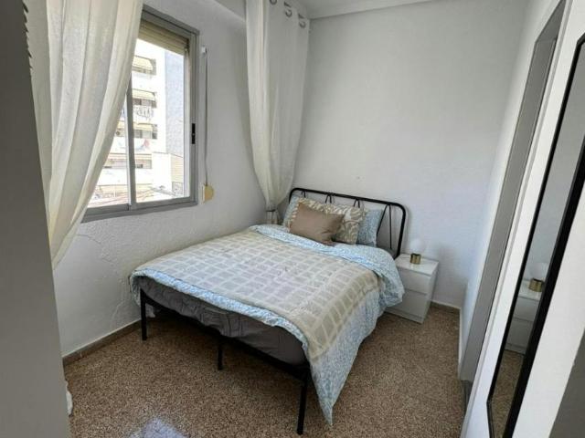 Habitación en alquiler en Barri dels Ollers, l'Horta Sud