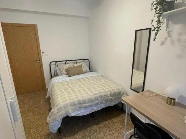 Habitación en alquiler en Barri dels Ollers, l'Horta Sud