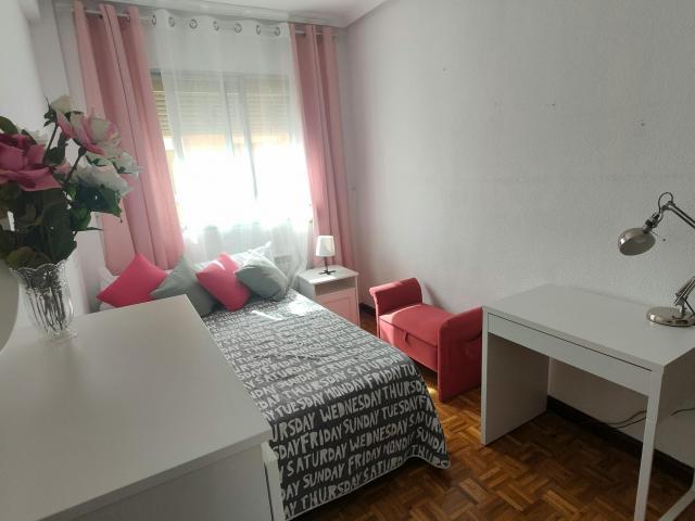 Habitación en alquiler en Alcalá De Henares, Virgen del Val