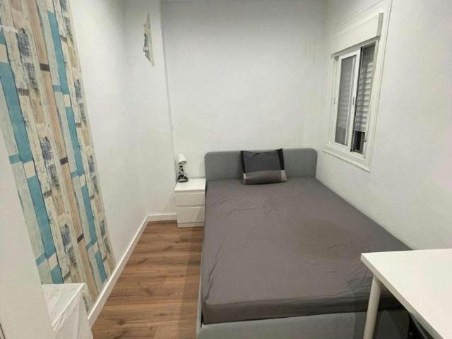 Habitación en alquiler en Districte 1, Barcelonès