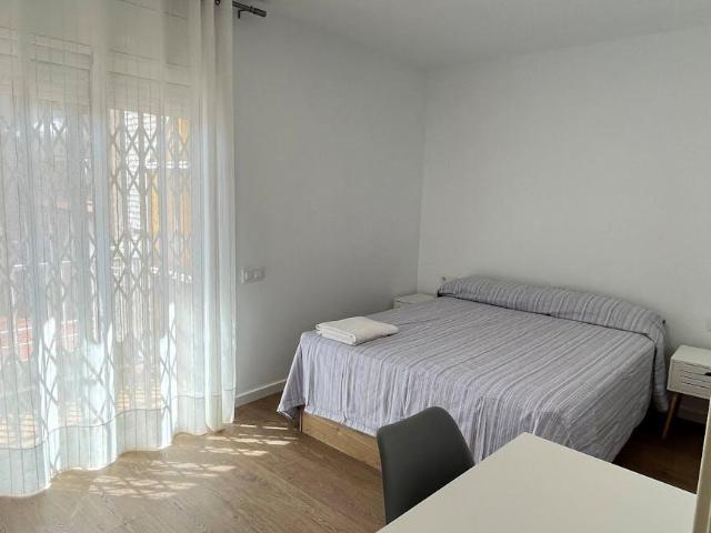 Habitación en alquiler en Cornellà De Llobregat, la Gavarra