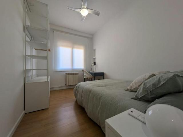 Habitación en alquiler en Esplugues De Llobregat, Can Clota Habitación en alquiler en Esplugues De Llobregat, Can Clota