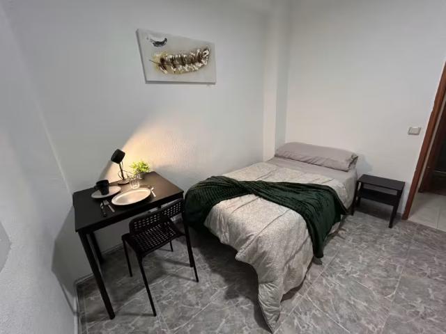 Habitación en alquiler en La Avanzada - La Cueva, Fuenlabrada