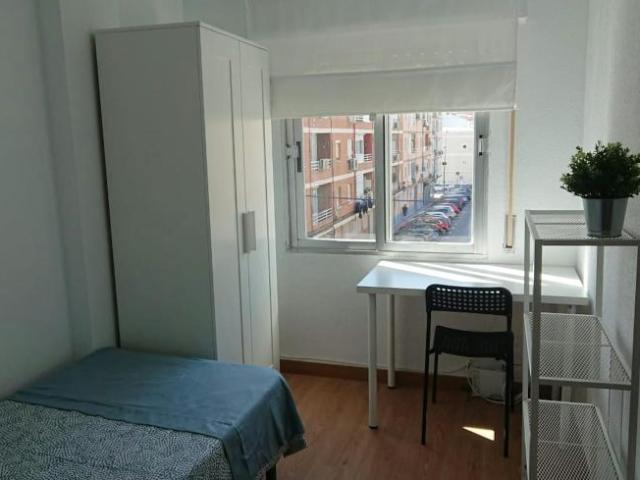Habitación en alquiler en Juan de la Cierva, Getafe