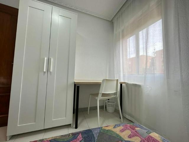 Habitación en alquiler en Zarzaquemada, Leganés