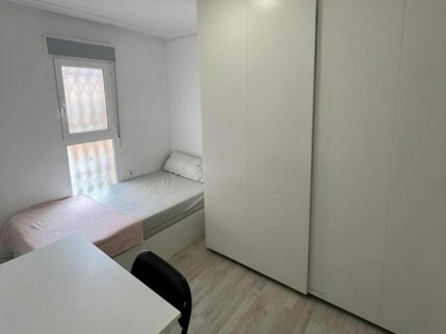 Habitación en alquiler en Districte III, Barcelonès