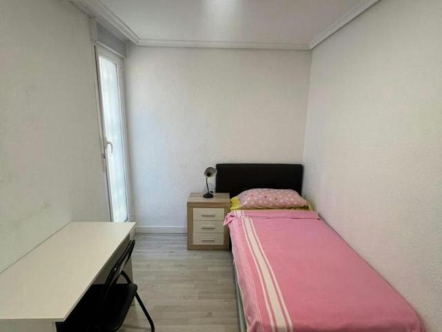 Habitación en alquiler en Districte III, Barcelonès