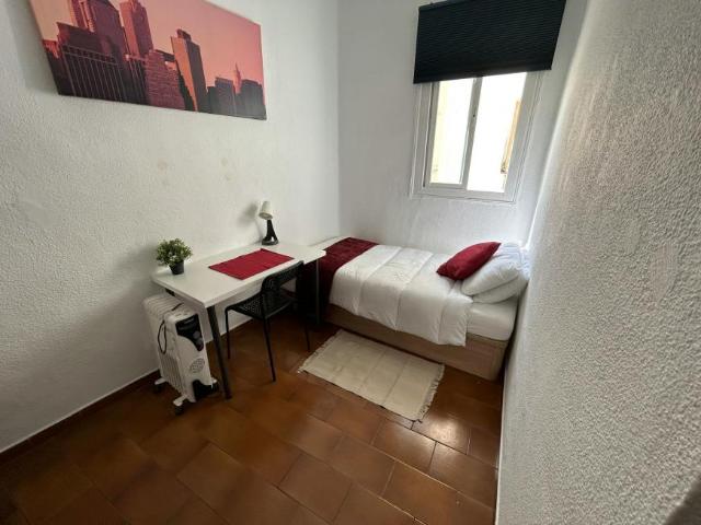 Habitación en alquiler en Arapiles, Madrid