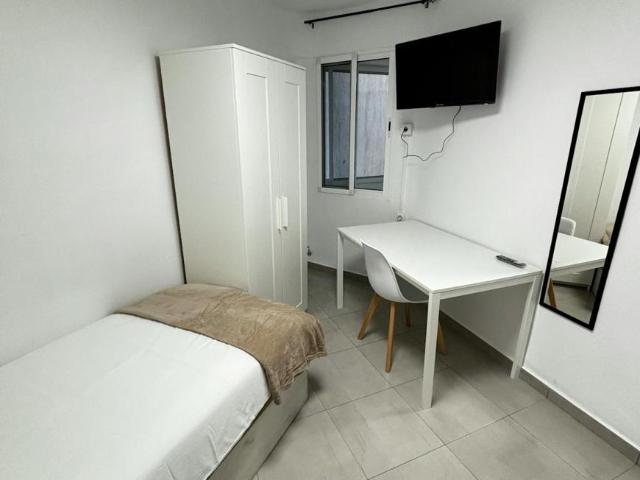 Habitación en alquiler en Ascensión Chirivella, l'Horta Sud