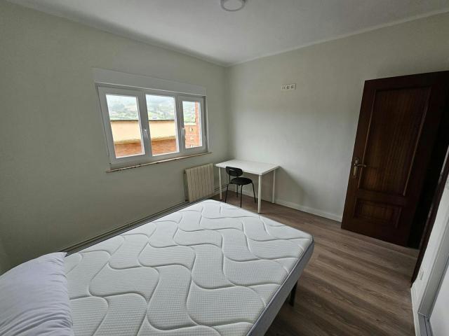 Habitación en alquiler en La Corredoria y Ventanielles, Oviedo