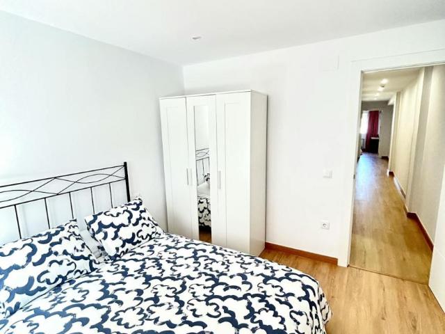 Habitación en alquiler en Oviedo, La Tenderina