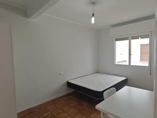 Habitación en alquiler en Fozaneldi, Oviedo