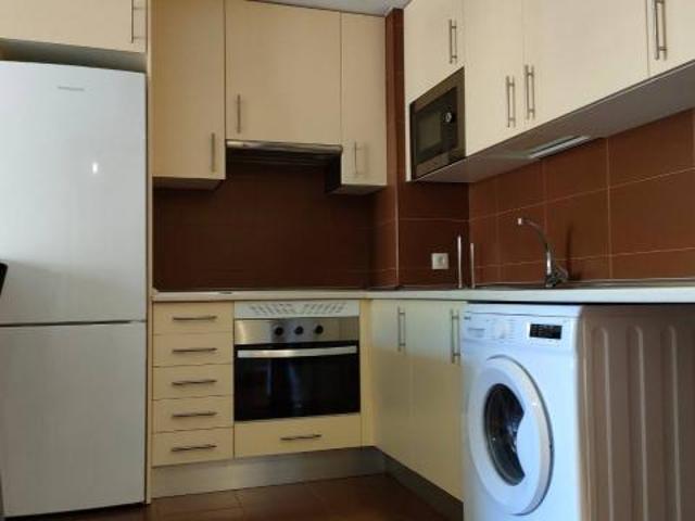 Apartamento en alquiler en Alcalá De Henares, Distrito V