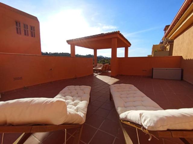 Apartamento en alquiler en Artola, Costa del Sol Occidental
