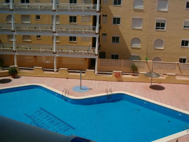 Apartamento en alquiler en Dehesa de Campoamor, Orihuela