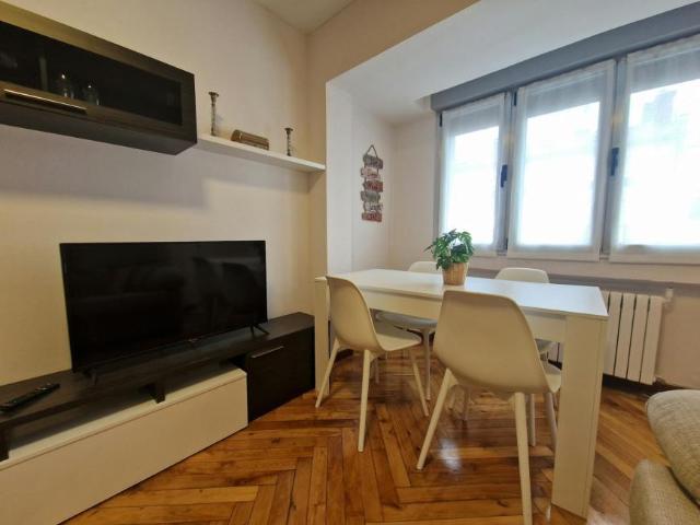Apartamento en alquiler en Oviedo, Llamaquique
