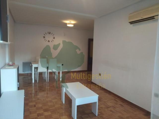 Apartamento en alquiler en Cánovas, Cáceres