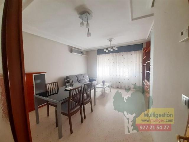 Apartamento en alquiler en Cáceres, Los Fratres