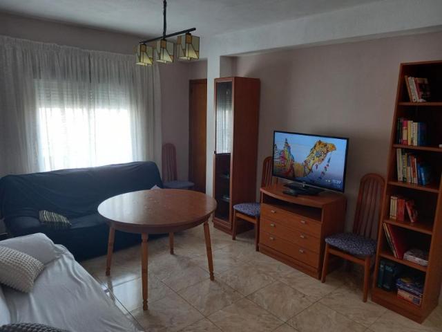 Apartamento en alquiler en Oliva