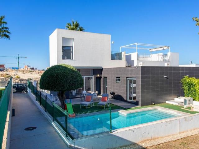 Casa en alquiler en Algorfa