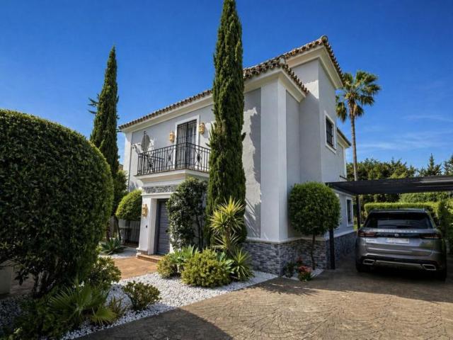 Casa en alquiler en Castillo de la Duquesa, Costa del Sol Occidental