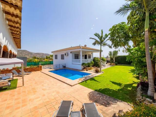 Casa en alquiler en Miralmonte, Coín