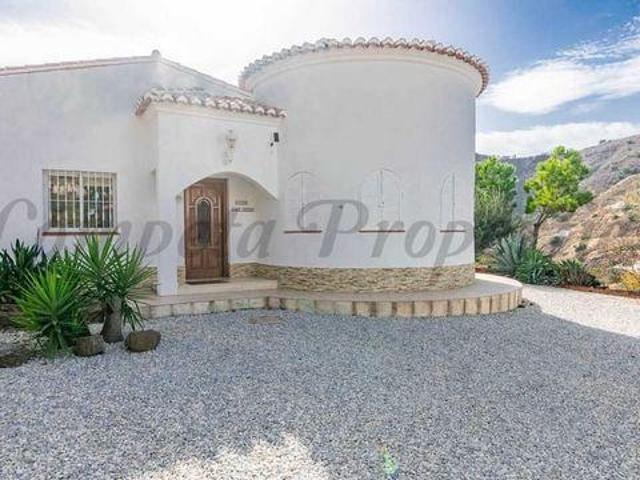 Villa en alquiler en Arenas