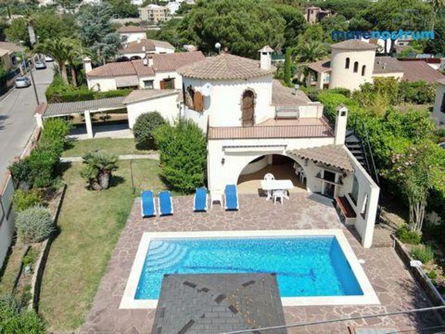 Villa en alquiler en Calonge