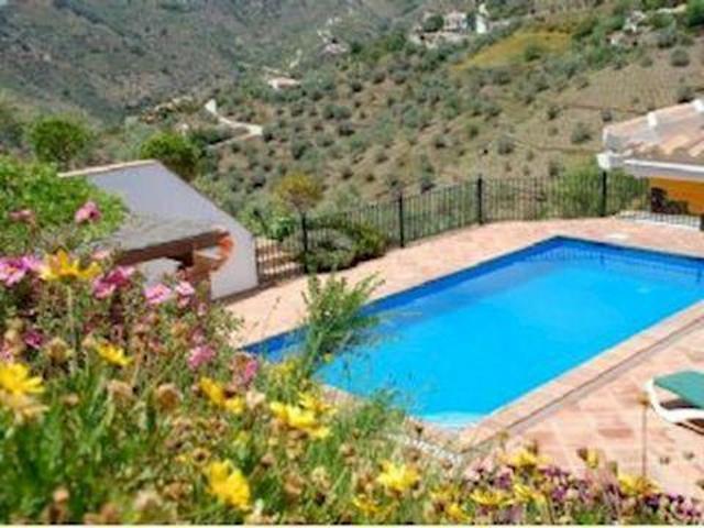 Villa en alquiler en Cómpeta