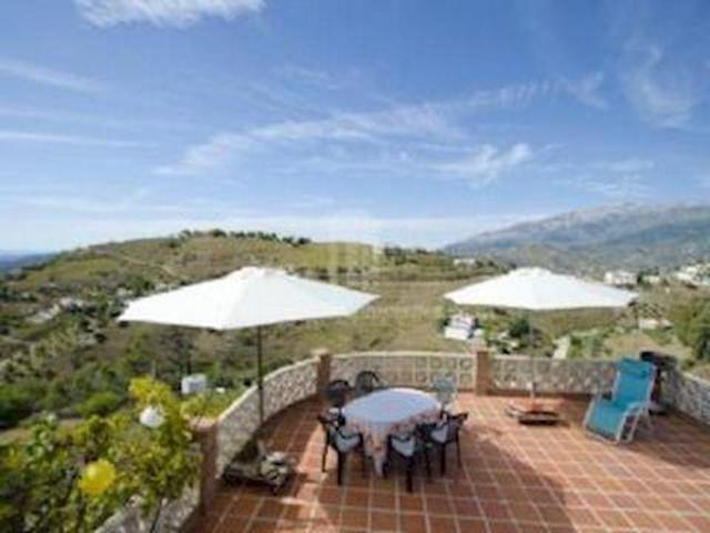 Villa en alquiler en Cómpeta