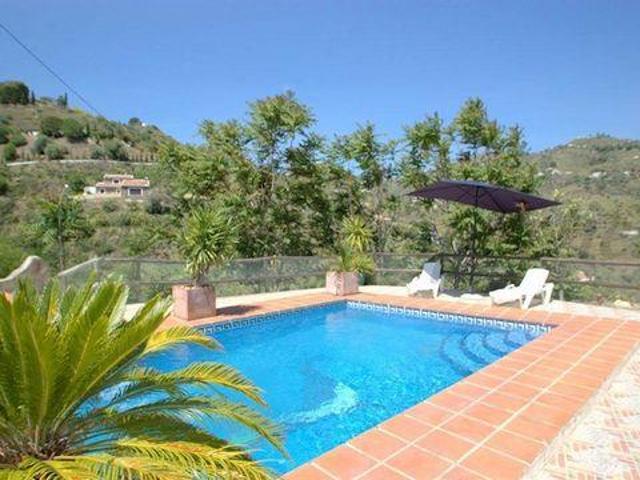 Villa en alquiler en Sayalonga