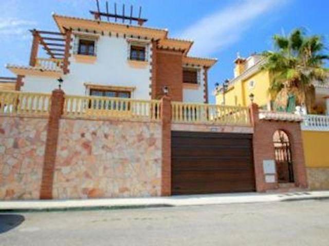 Villa en alquiler en Vélez-málaga, Cerro del Águila
