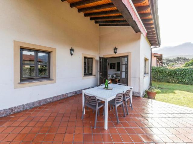 Casa en alquiler en Cue, Llanes