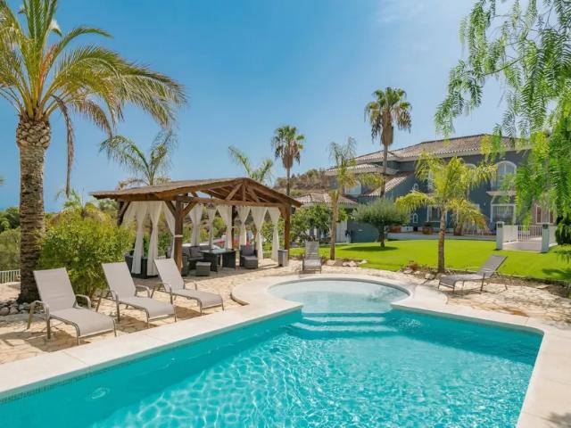 Casa en alquiler en El Rodeo, Coín