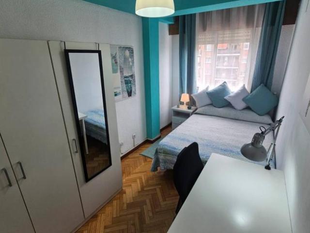 Habitación en alquiler en Alcalá De Henares, Madrid
