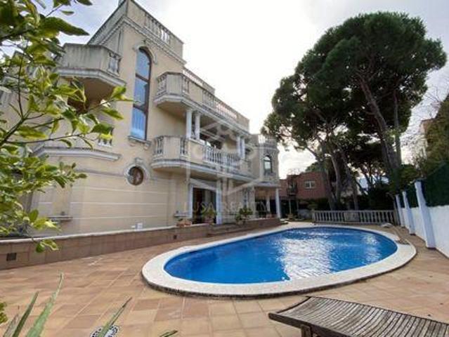 Villa en alquiler en Castelldefels, la Pineda