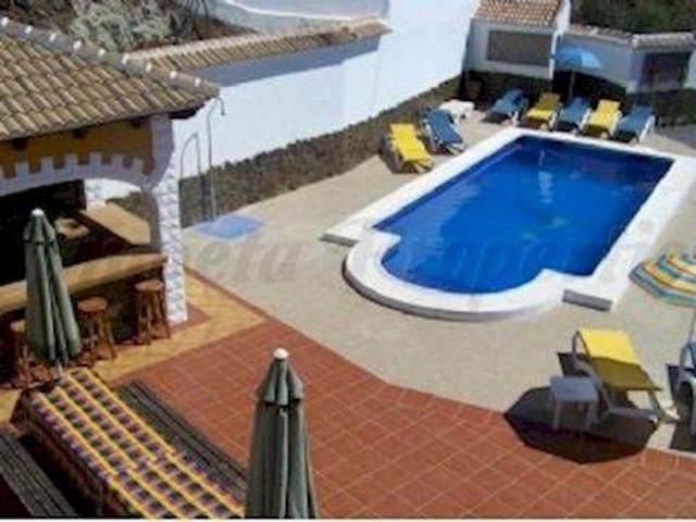 Villa en alquiler en Sayalonga