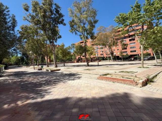 Local Comercial en alquiler en Moratalaz, Madrid
