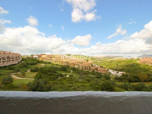 Apartamento en alquiler en Castillo de la Duquesa, Costa del Sol Occidental