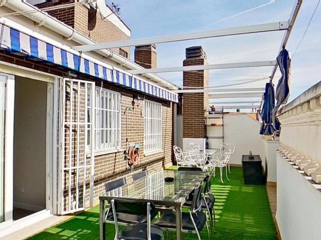 Ático en alquiler en Latina, Madrid