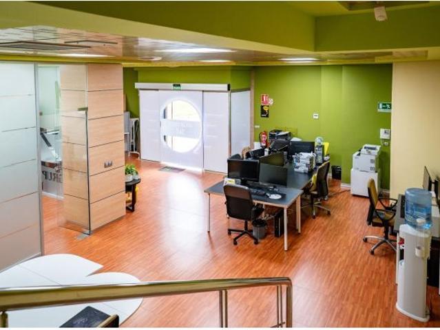 Local Comercial en alquiler en Silla, València / Valencia