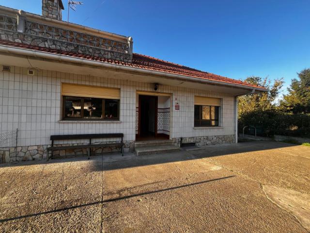 Casa en alquiler en El Fondón, Gijón