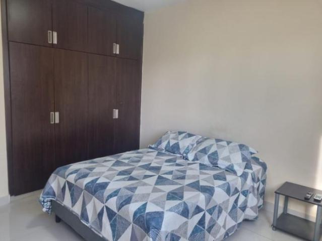 Alquiler de apartamento semi amoblado en san francisco, panamá