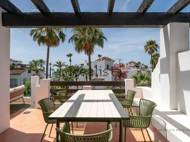 Casa en alquiler en Alcazaba Beach, Costa del Sol Occidental