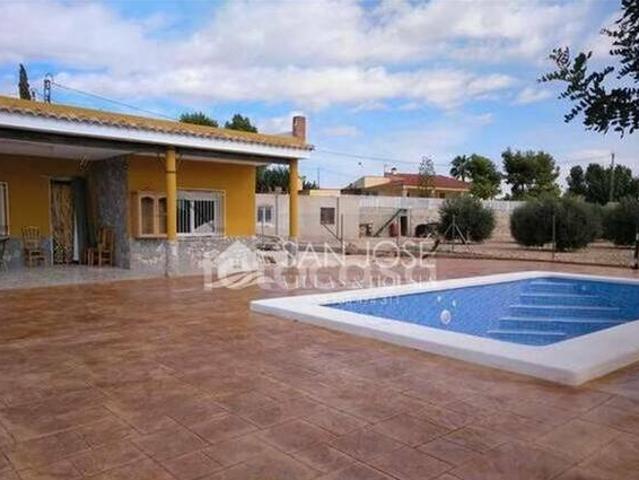 Casa en alquiler en Crevillent